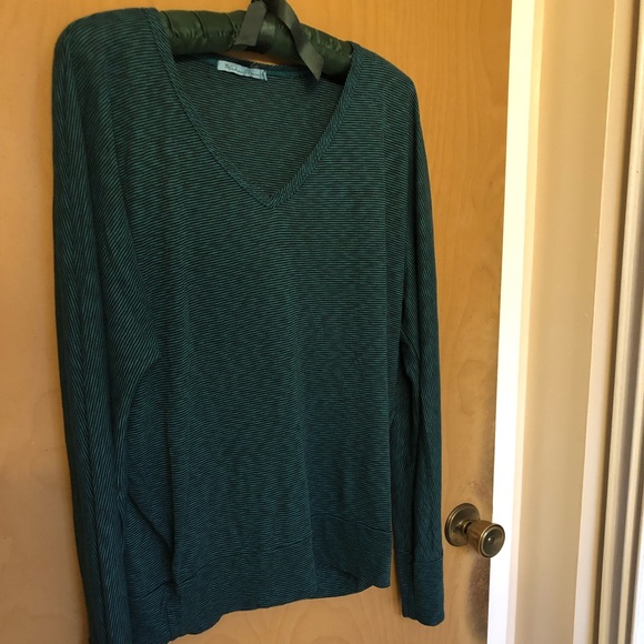 NWOT Michael Stars V-Neck Striped Shirt One Size Fits All - Picture 3 of 10